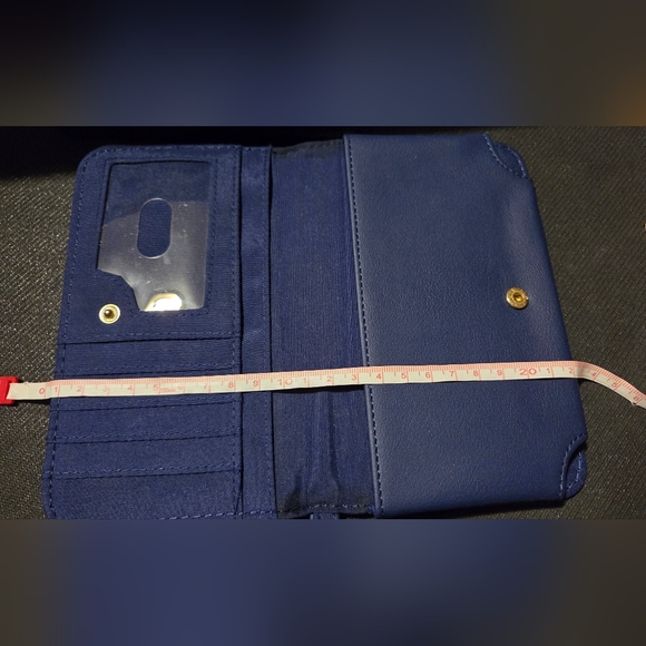 Loungefly/Disney Lot:Little Mermaid Wristlet & Disney Little Mermaid Bracelet - Picture 6 of 11